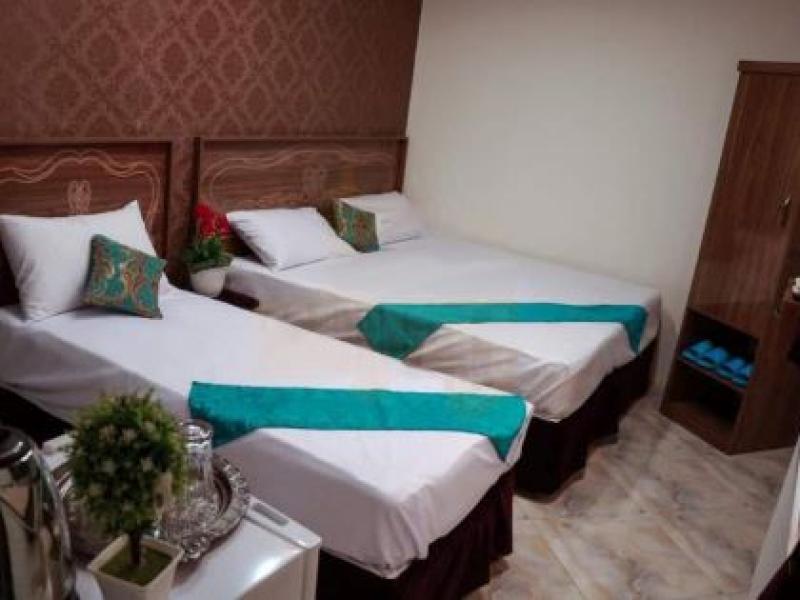 رزرو اتاق 3 تخته در هتل کرامت